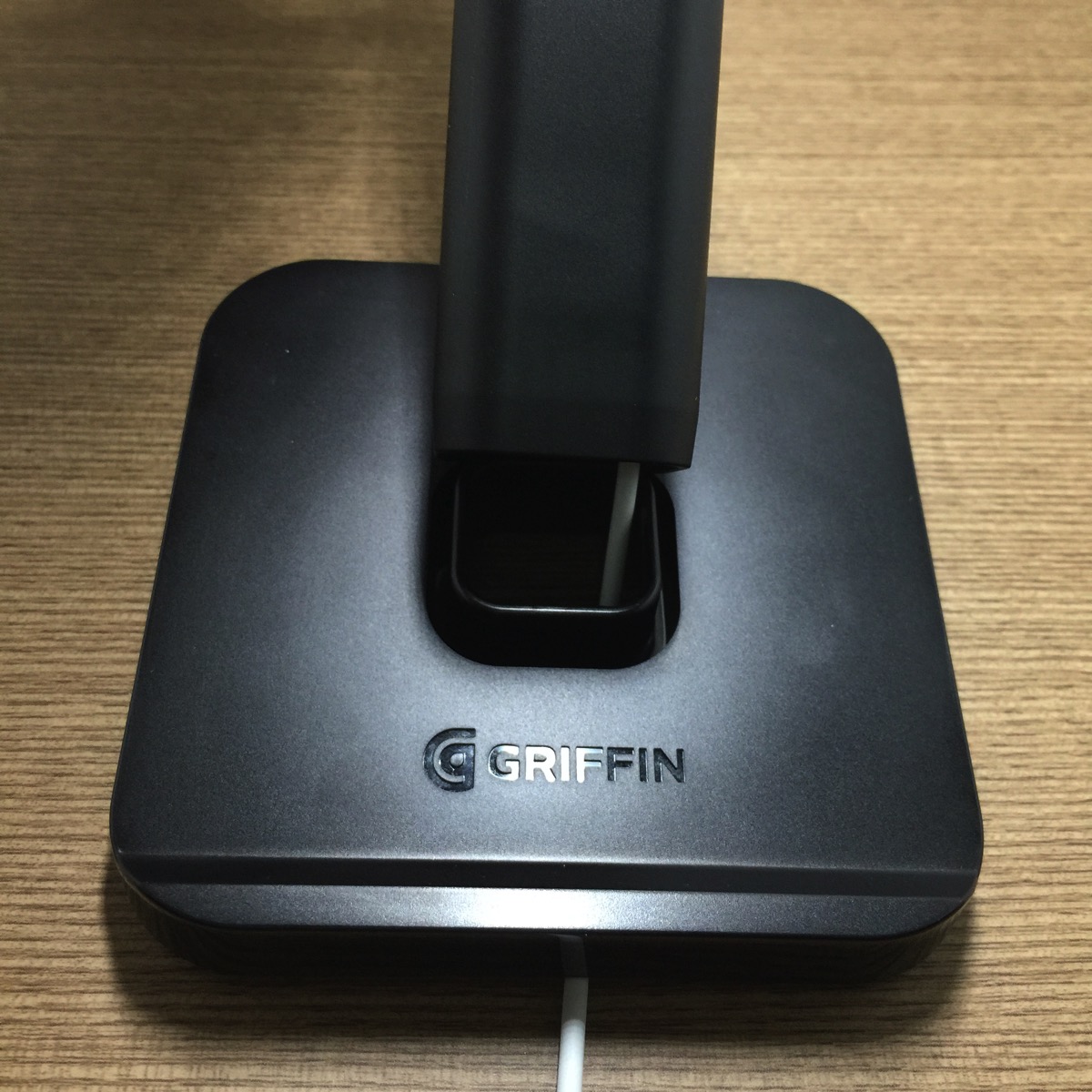 Griffin WatchStand Charging Dock - Setup Step6