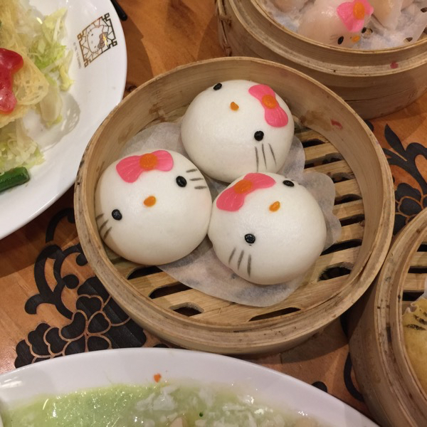 Hello Kitty Chinese Restaurant in HK - 流沙包