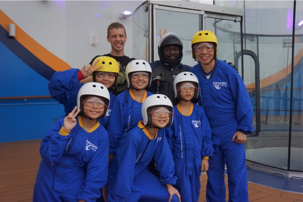 iFly - group photo with instructor