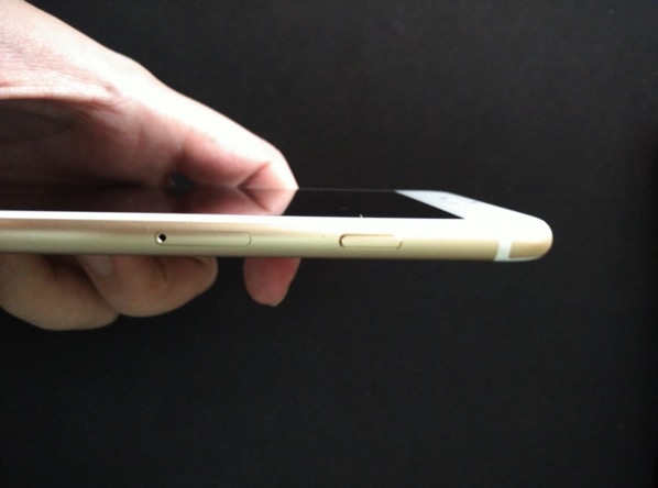 iPhone 6S Plus Gold - Right side