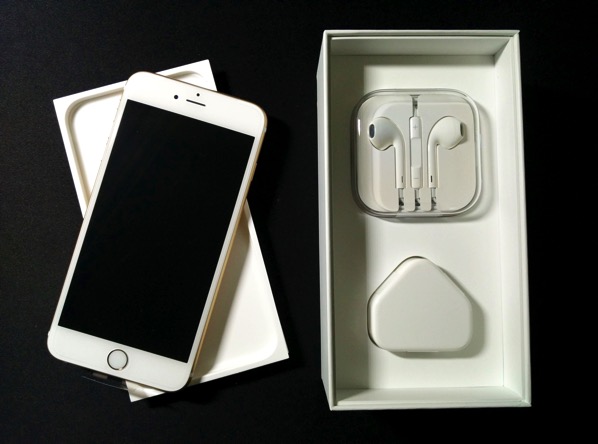 iPhone 6S Plus - unboxed accessories