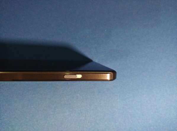 OnePlus X - left side panel