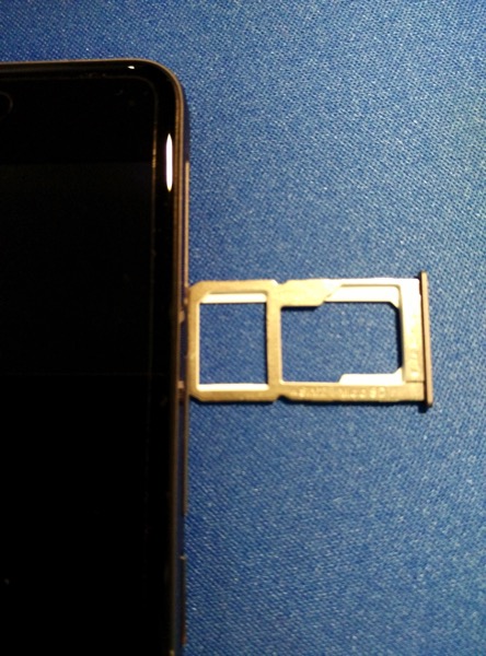 OnePlus X - sim cards slot
