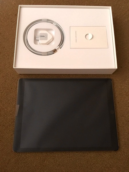 Apple iPad Pro - inside packaging 1