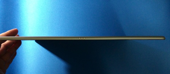 Apple iPad Pro - left side view