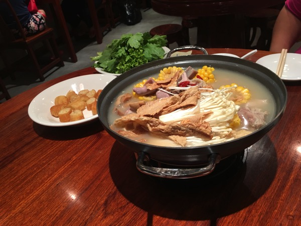 Soup Restaurant buffet - sliced pig stomach soup