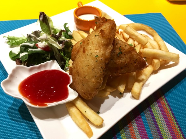 IBIS Styles Macpherson (Accor group hotel chain) - chat and chow dining restaurant (fish and chips)