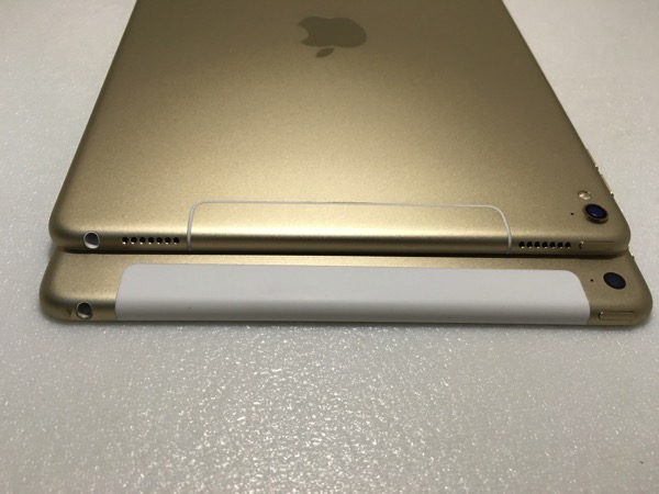 iPad Pro 9.7inch vs 12.9inch - back top view