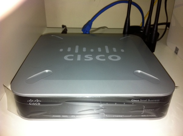 20110507 - Cisco WRVS4400N - pic4