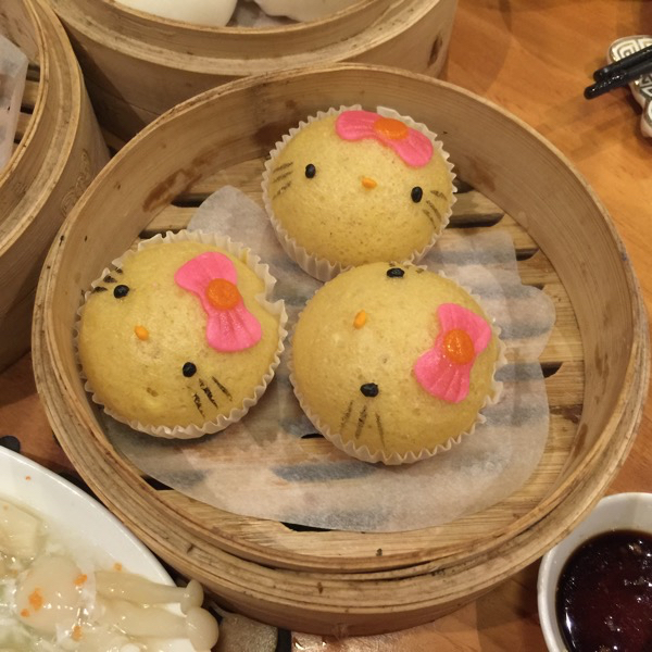 Hello Kitty Chinese Restaurant in HK - 马拉糕