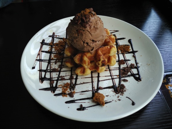 TheCatCafe - Belgium Chocolate Ice Cream Wafer