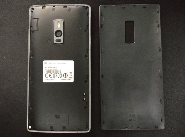 OnePlus Two - Back opened