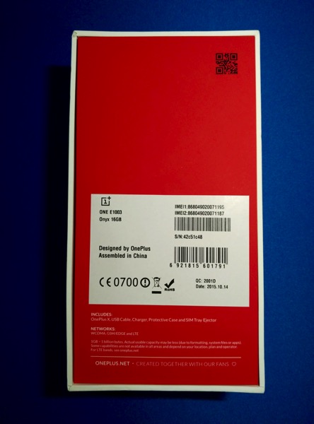 OnePlus X - behind box