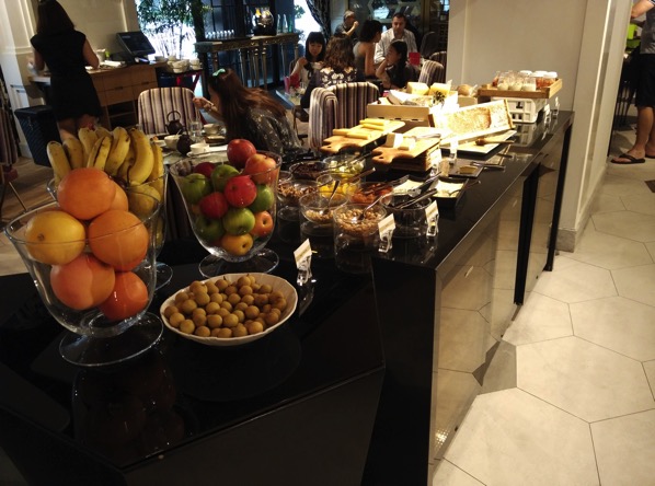 Sofitel So Singapore - restaurant - buffet line 2