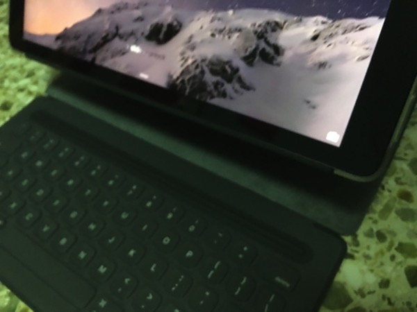 Apple iPad Pro - Apple Smart Keyboard - dock base
