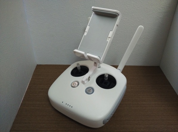 Phantom 3 Advanced - remote RC - front view