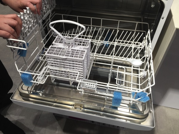 Electrolux Dishwasher ESF2433W - holding tray view