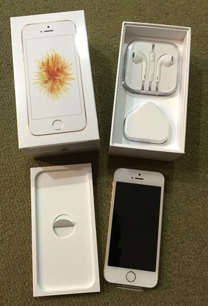 iPhone SE - full kit
