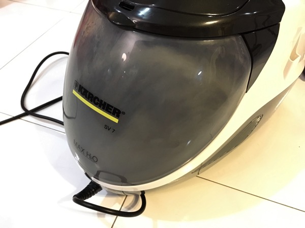 Karcher SV7 Steam Vacuum Cleaner - vacuum in operation (water tank)