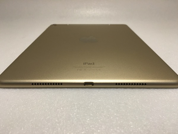 iPad Pro 9.7inch - bottom view