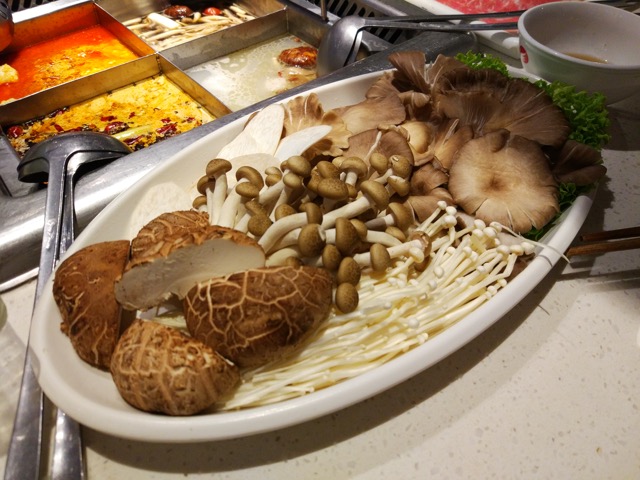 海底捞火锅 Hai Di Lao Hot Pot - Mushrooms