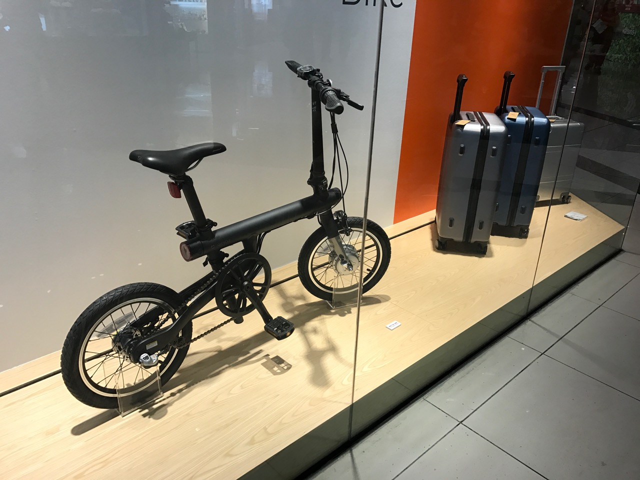 singapore-main-store-bike-and-luggage-display