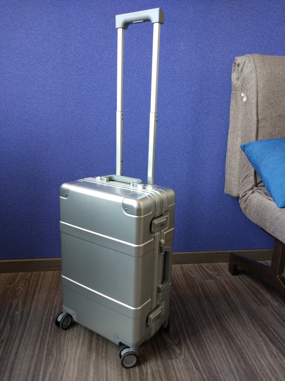 Xiaomi Mi 90 Points Full Metal Suitcase 20 Silver (90分金属旅行箱) - Elegant and  Solid for the business travellers yet at only a fraction of the cost | IT  Gadgets Review