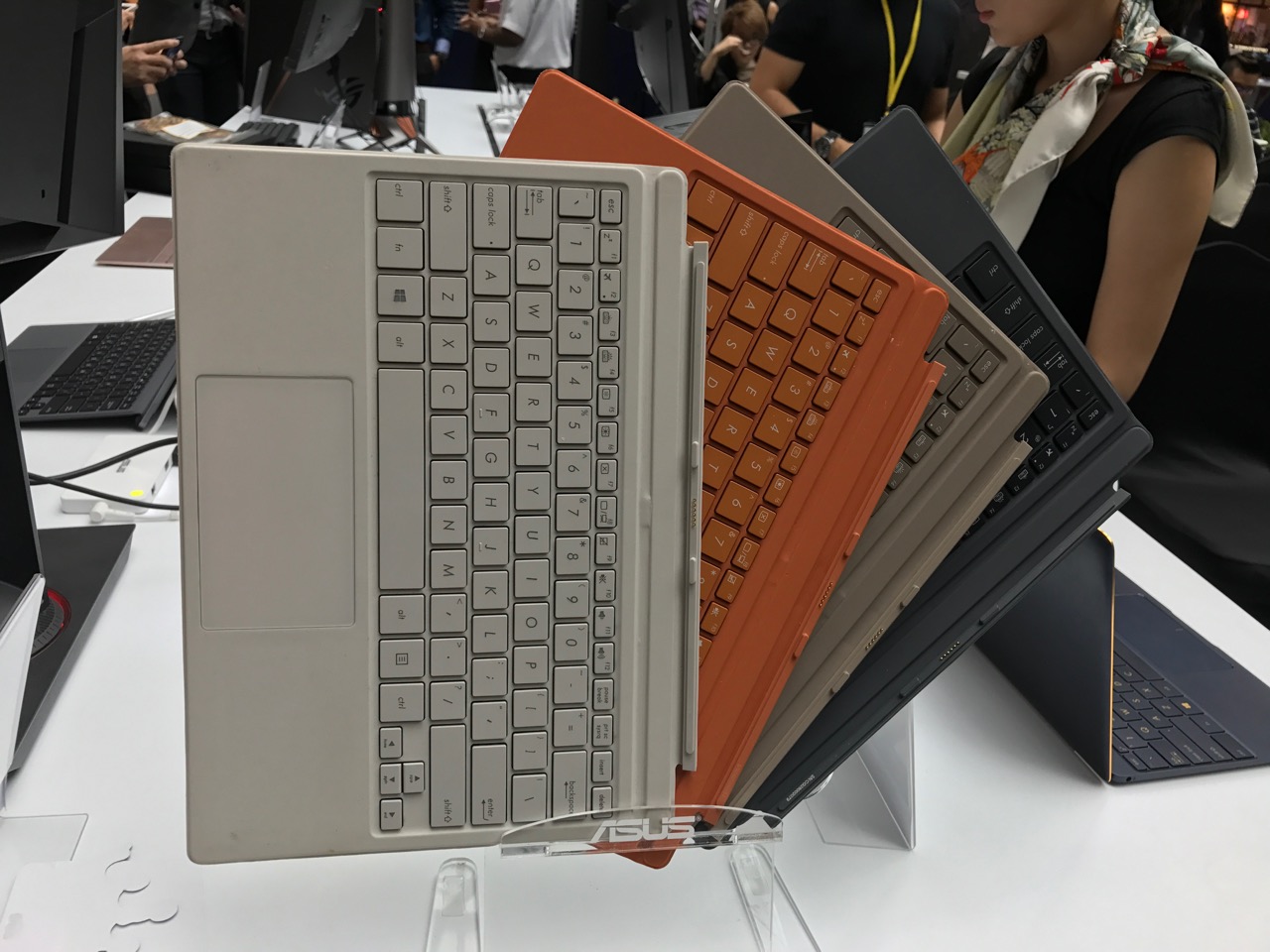 zenvolution-in-singapore-colourful-keyboard-for-transformer-pro-3