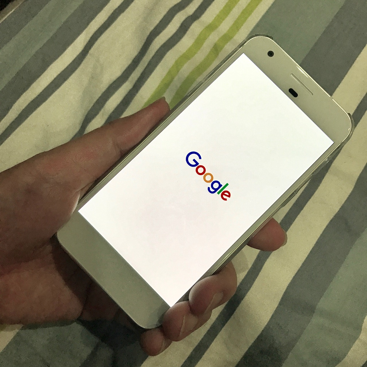 google-pixel-review-first-boot-up