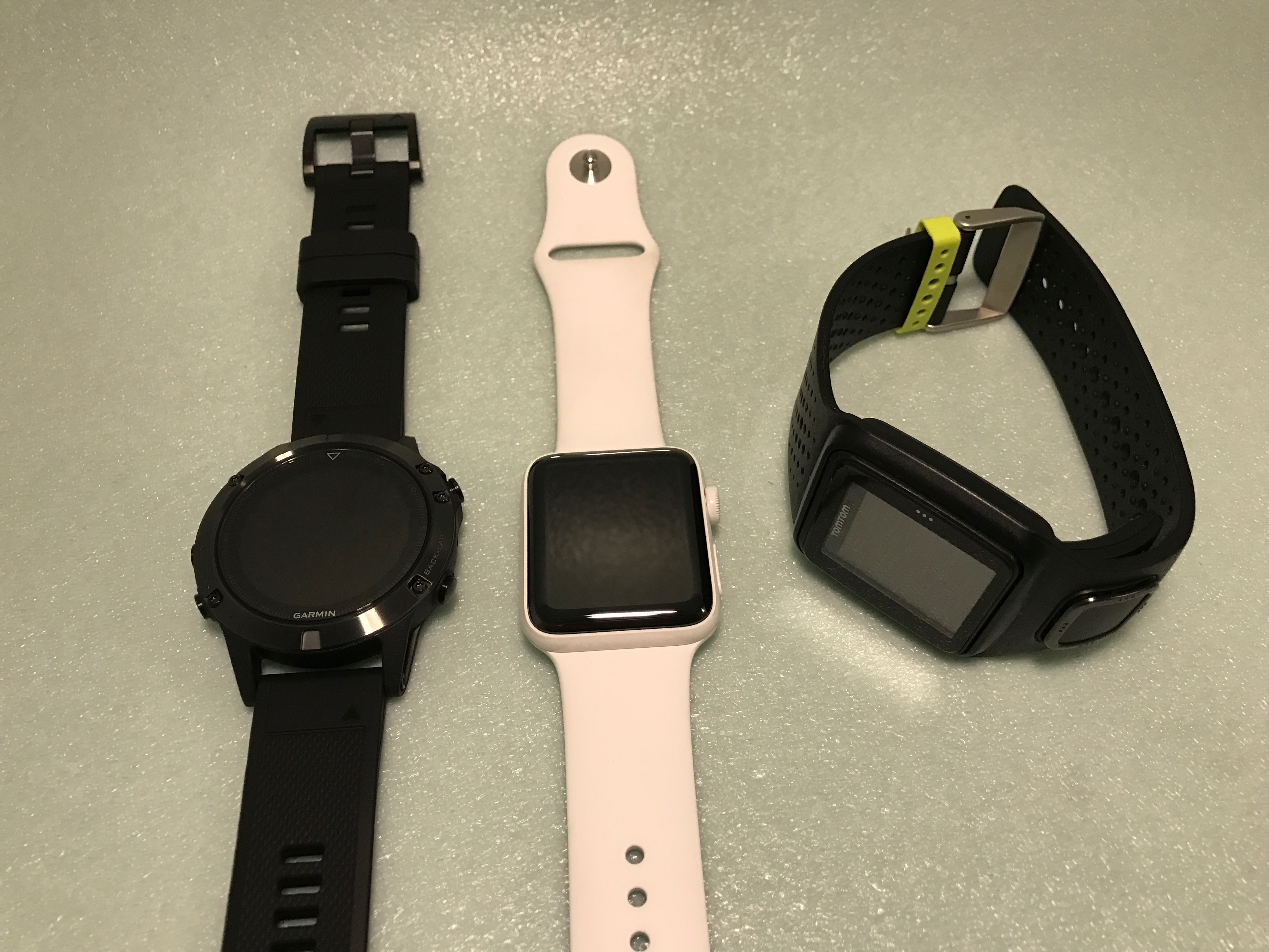 garmin fenix 5s plus vs apple watch 4