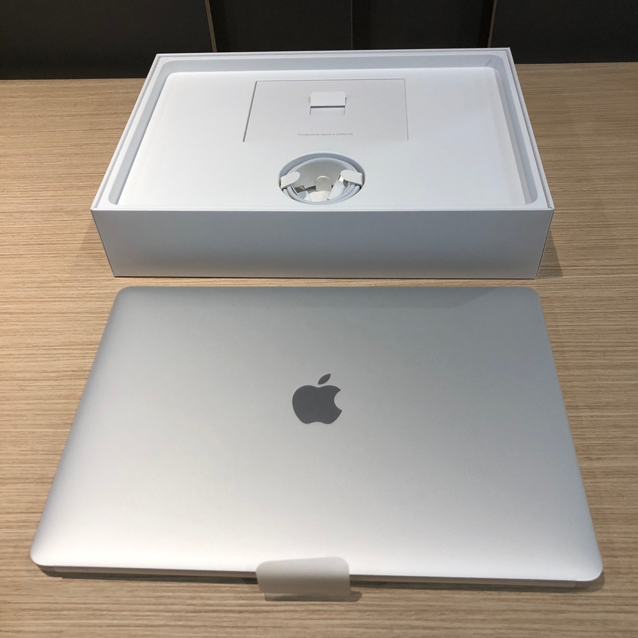 Apple MacBook Pro 13 (2018): Unboxing & Review 