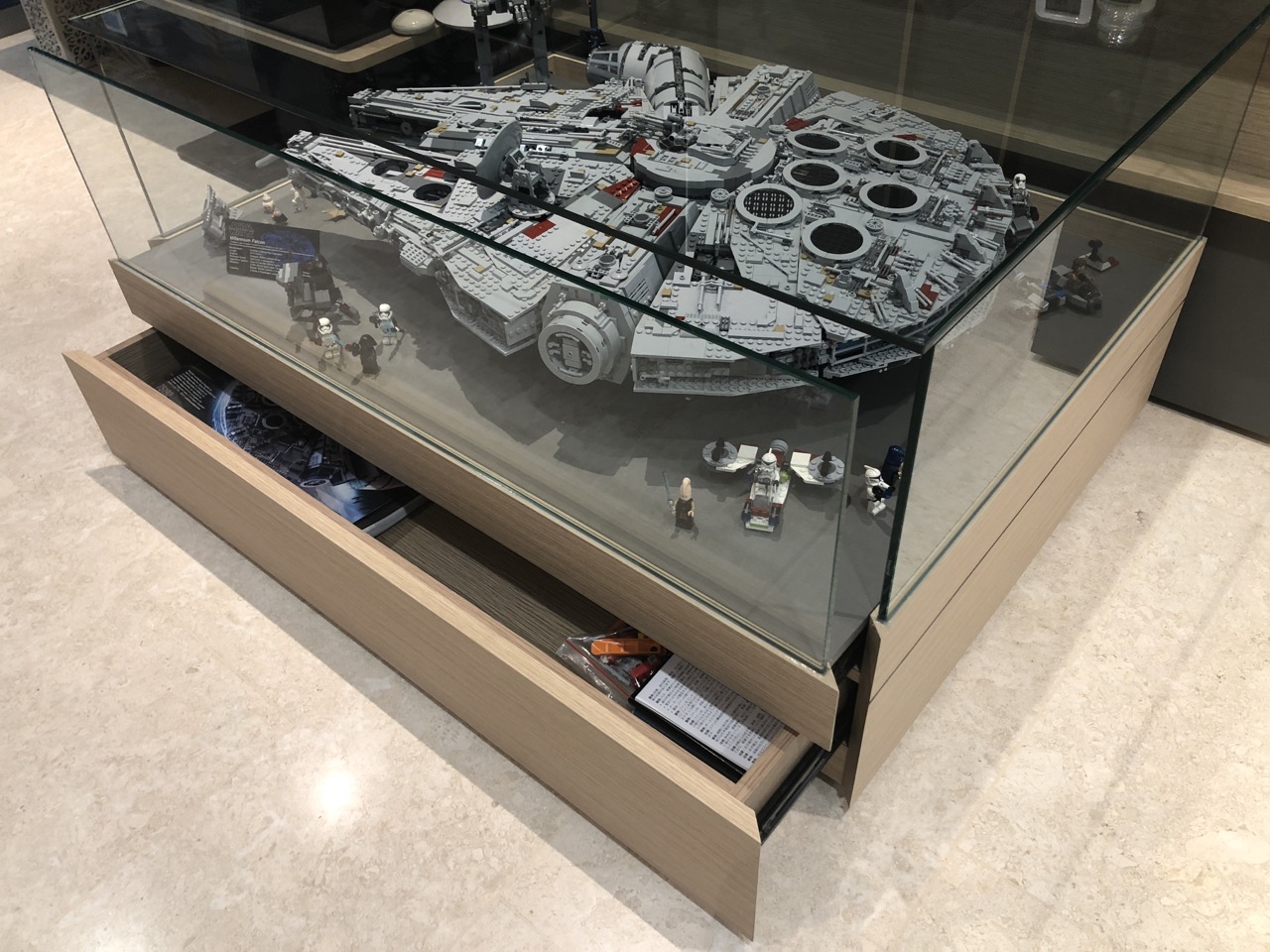 Watch out for the ultimate Millennium Falcon 75192 assembled and